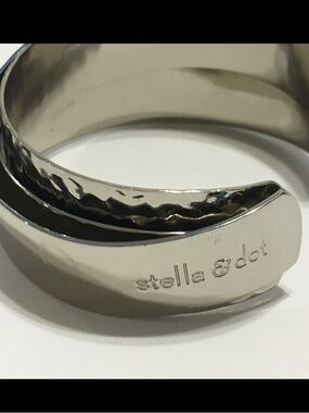Stella & Dot (RETIRED)Silver-Tone Twisted Hammered Cuff